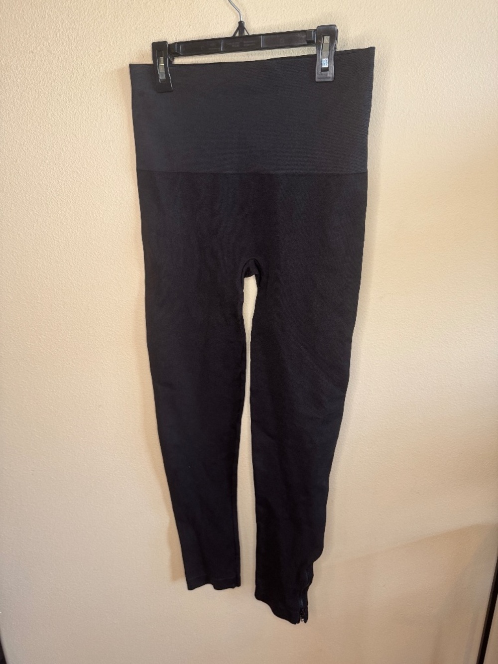 SPANX Black Pull-on Leggings Zippered Ankle Size XL